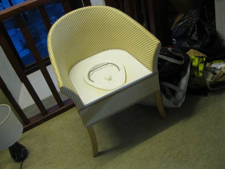 Stylish Elegant Commode Chair in Good Condition LEICESTER LE4