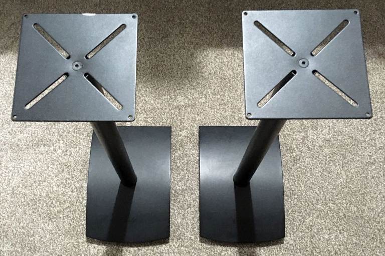 GALE ARC Speaker stands, pair in VGC, floor spikes attached