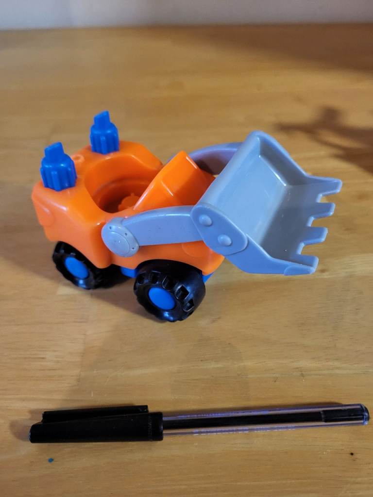 Kids Little people digger toy. Good condition.