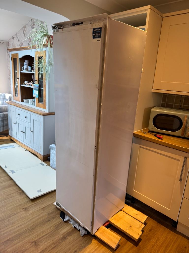 Integrated fridge