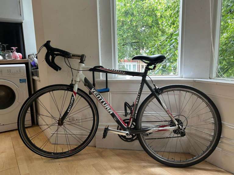 Ventura Vantage Road Bike + Secure D-Lock Included – Excellent Commuter Bike – £95