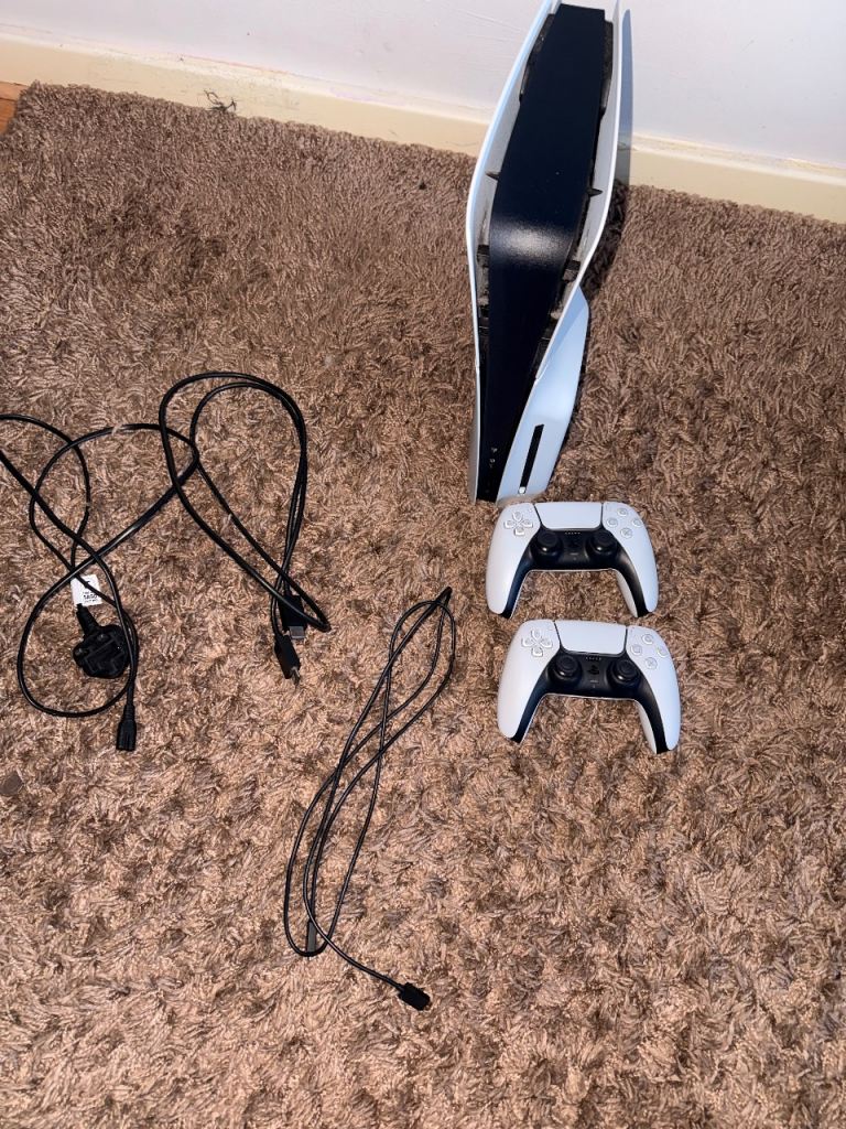 ps5 Fc26 edition bundle with 2 controllers free. 