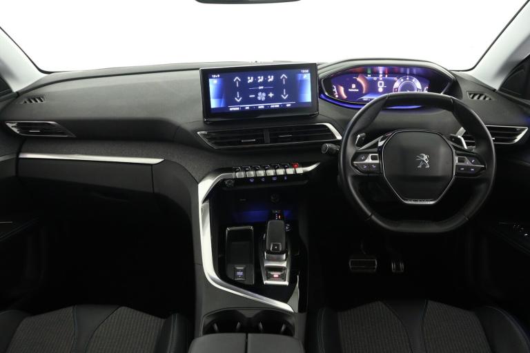 2022 Peugeot 5008 1.2 PureTech Allure Premium+ 5dr EAT8 HATCHBACK PETROL Automatic