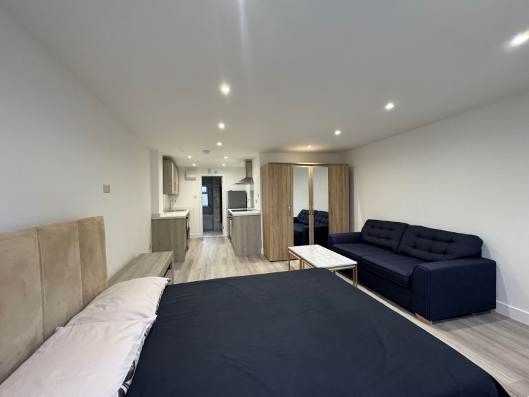 Stunning Large 1 Bedroom Studio Refurbished Flat Denbigh Rd Luton