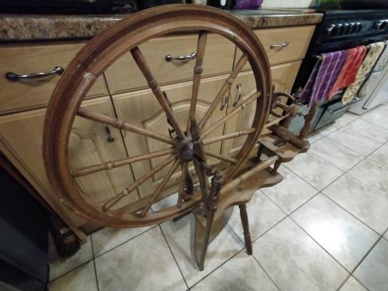 Treadle spinning wheel. 