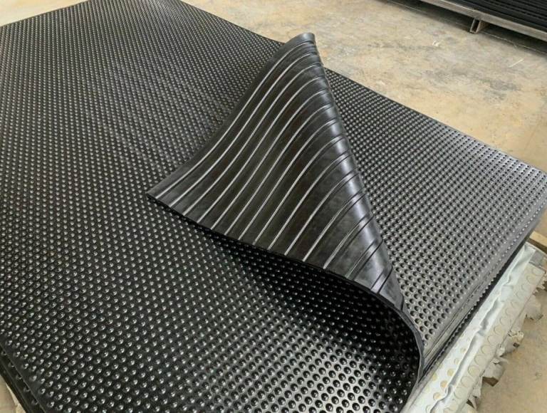 Heavy Duty 6x4ft Rubber Stable Mat – 12mm Thick Non-Slip Flooring for Gyms, Garages & Horse Stables