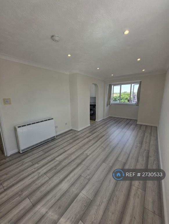 2 bedroom flat in St Leonards Close, Grays, RM17 (2 bed) (#2730533)