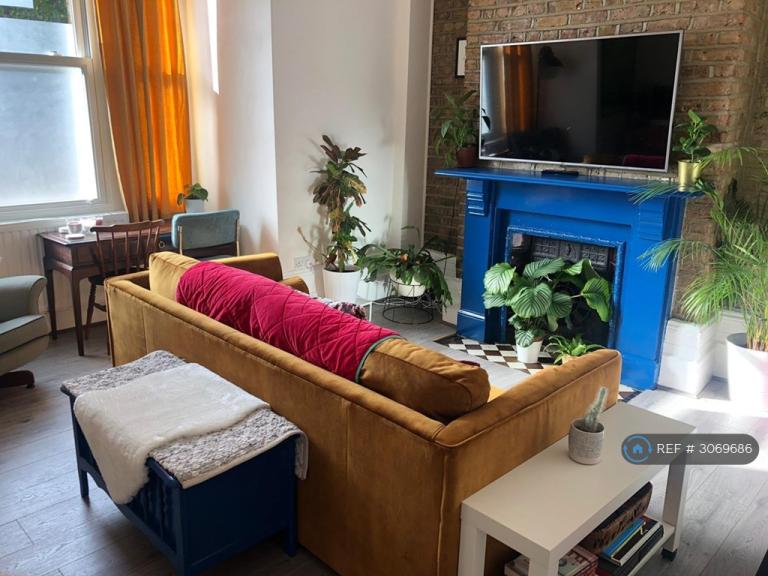 1 bedroom flat in Cecilia Road, London, E8 (1 bed) (#3069686)