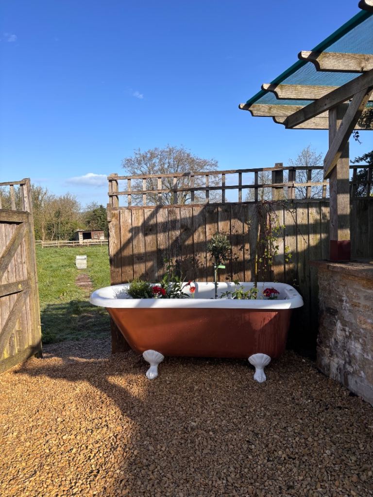 Copper Coated Bath Tub  / Outdoor Planter / Trough / Pot  / Garden / Vintage - CAN DELIVER