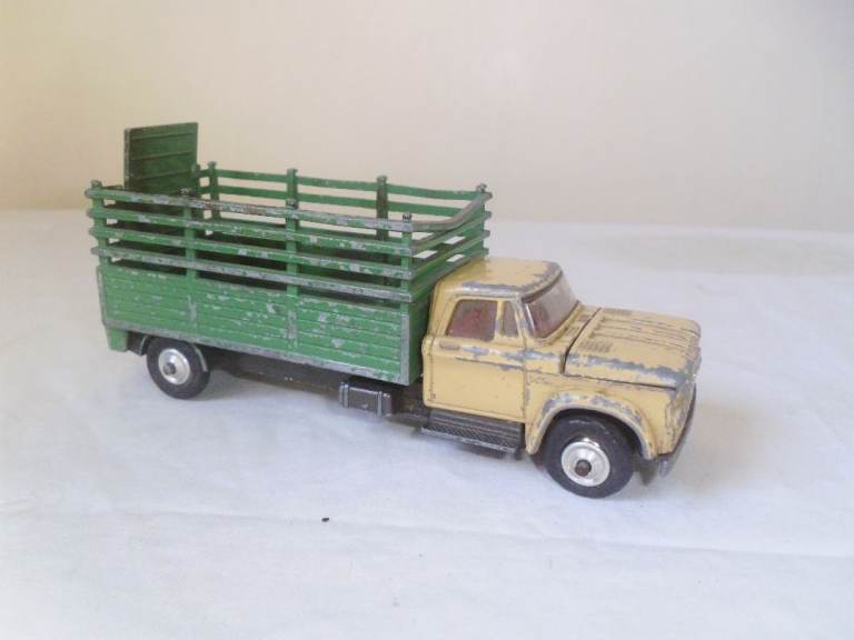 CORGI TOYS DODGE KEW FARGO CATTLE TRUCK