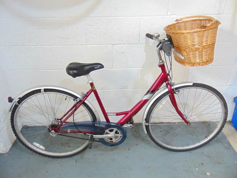 Raleigh Caprice (19" frame) Hybrid/Step-through/City Bike (free local delivery)