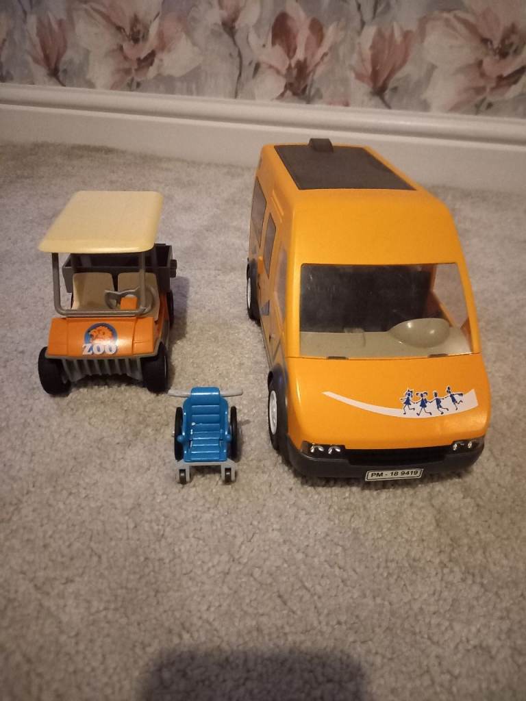 Playmobil minibus, jeep and wheelchair