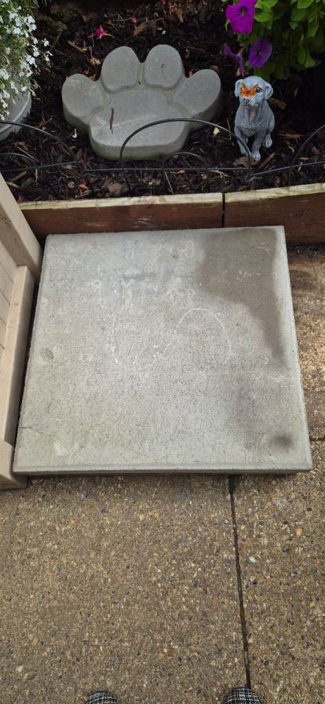 Grey and Reddish Paving Slabs – Good Condition