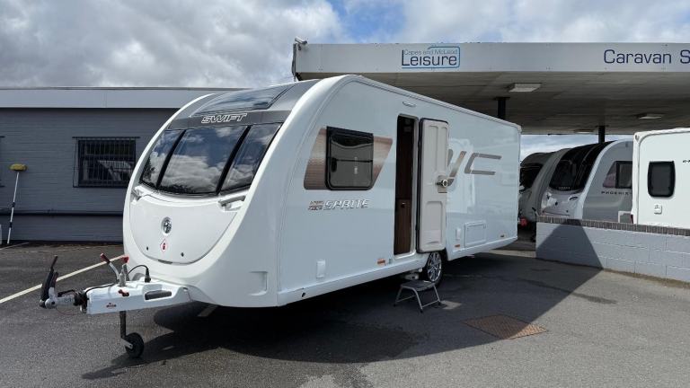 2022 Swift Sprite Major 4 SB Transverse Island Fixed Bed End Washroom