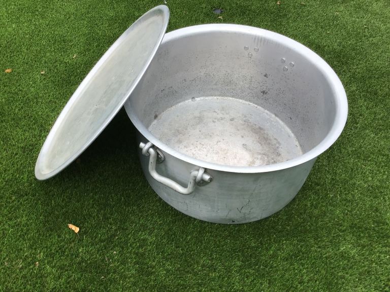 Large 44” Aluminium Cooking Pot with Lid – Good Condition