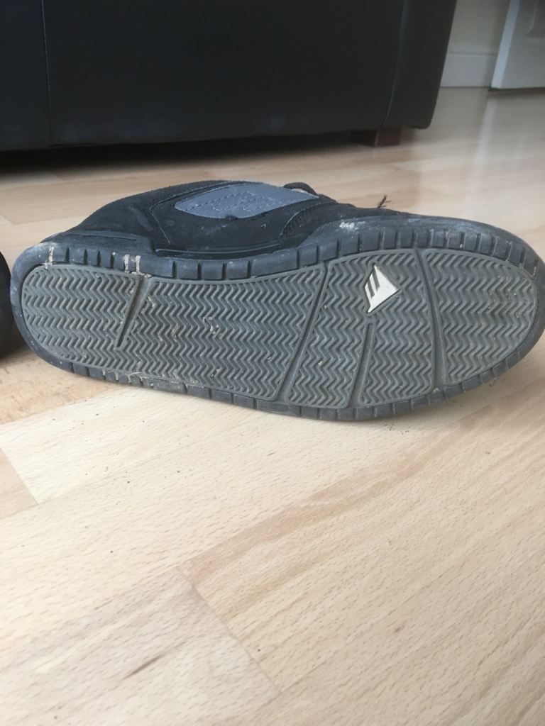 Reynolds skateboard shoes size 8