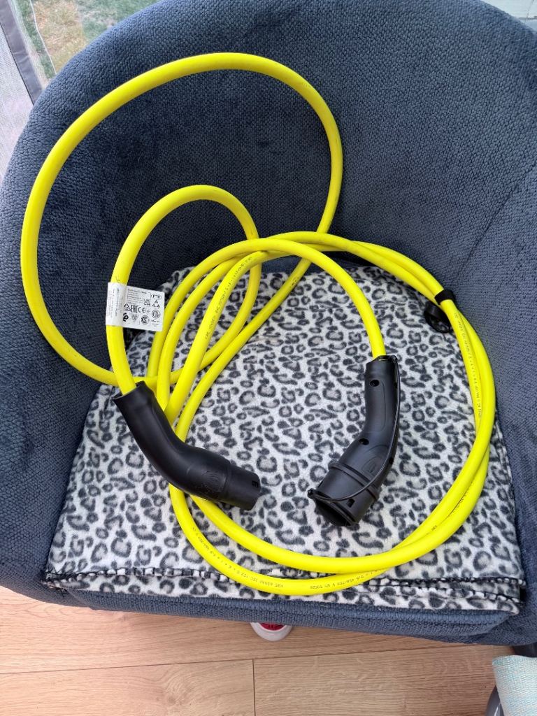 EV charging cable type 2 used 1 time. 