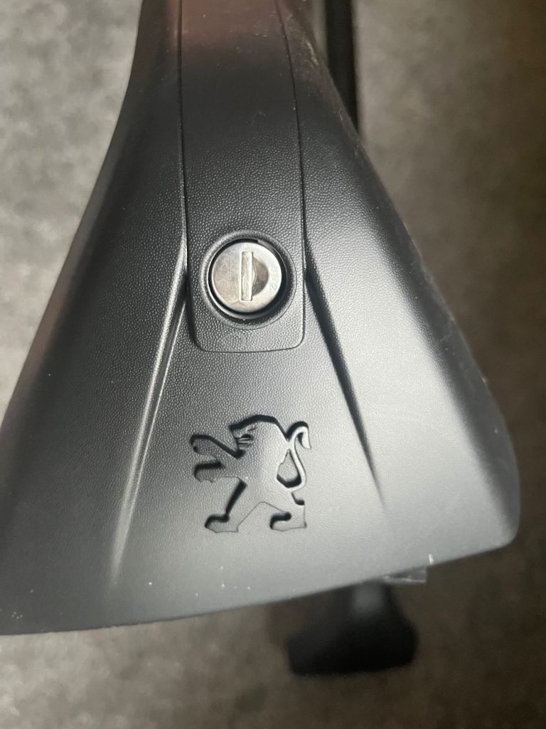 Peugeot 5008 - original roof bars