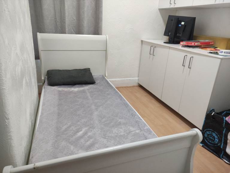 Single Bedroom to rent