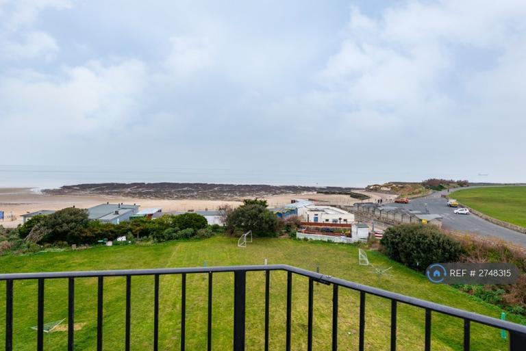 2 bedroom flat in Beach Rise, Westgate-On-Sea, CT8 (2 bed) (#2748315)