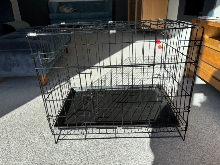 Medium dog crate with cover