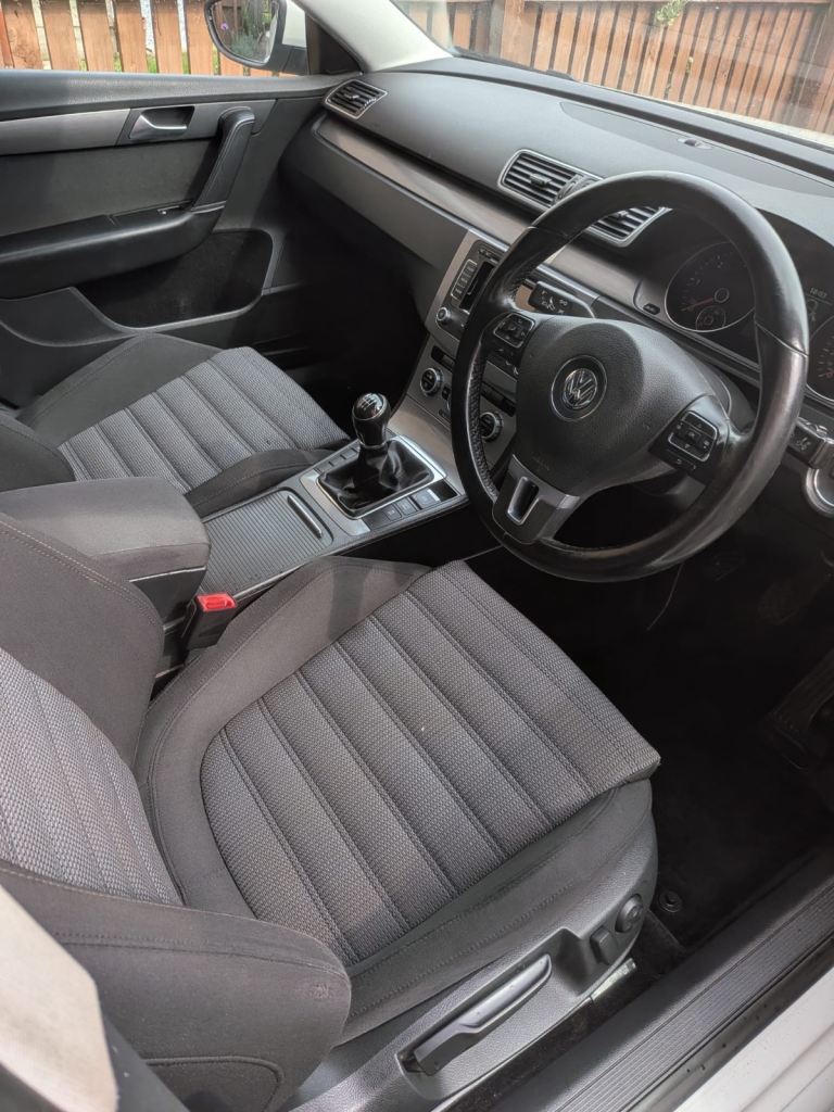 Volkswagen, PASSAT, Saloon, 2012, Manual, 1968 (cc), 4 doors