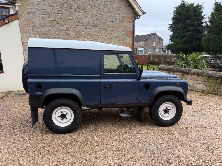 Landrover Defender 90 Hardtop 