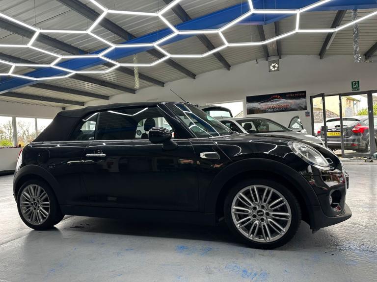 MINI CONVERTIBLE 1.5 Cooper D Convertible 2016