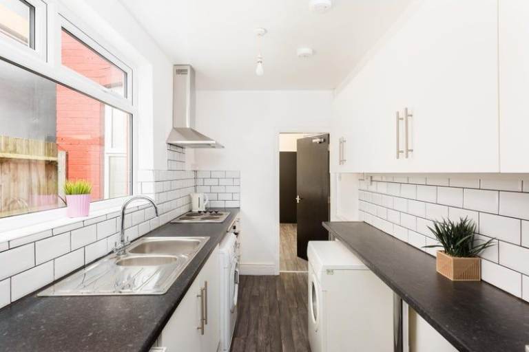 ** DSS Only - Brand New BEAUTIFUL DOUBLE Rooms - YARDLEY**