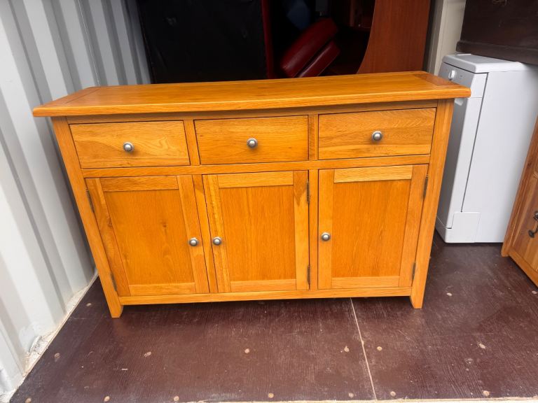 Solid oak sideboard possible Delivery quality 