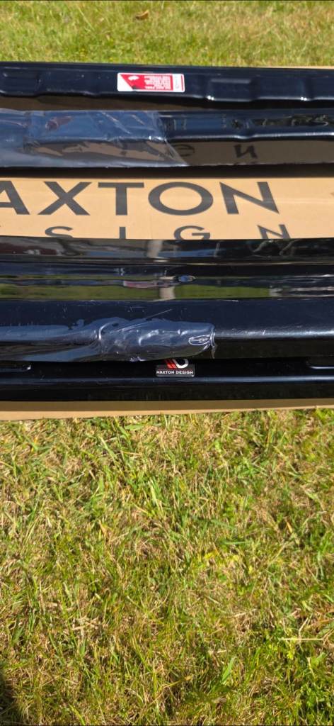 VW Tiguan R / R-Line MK2 Facelift (2020–2024) Maxton Design Splitter Kit – Brand New