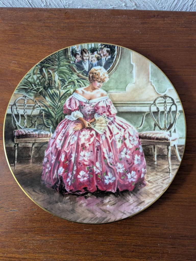 ROYAL DOULTON VICTORIA COLLECTOR PLATE 
