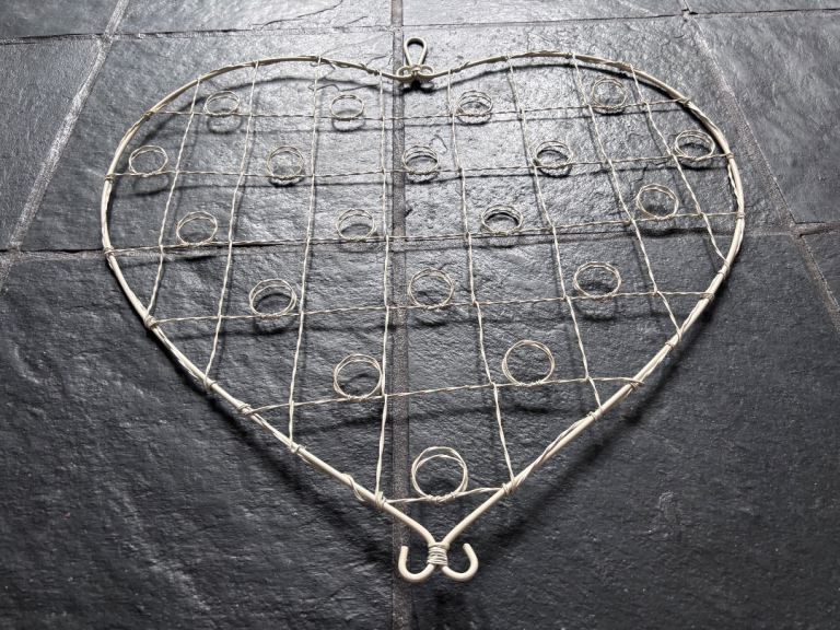 Heart Shape Metal Frame - very good condition 
