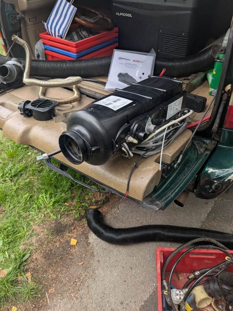 Whale 5g gas and 240v space heater 