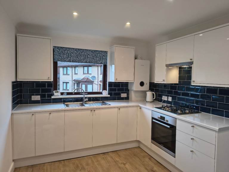 2 BED FLAT IN DOLLAR