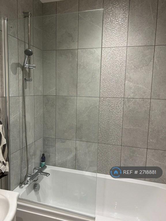 1 bedroom in Chipstead Valley Road, Coulsdon, CR5 (#2718881)