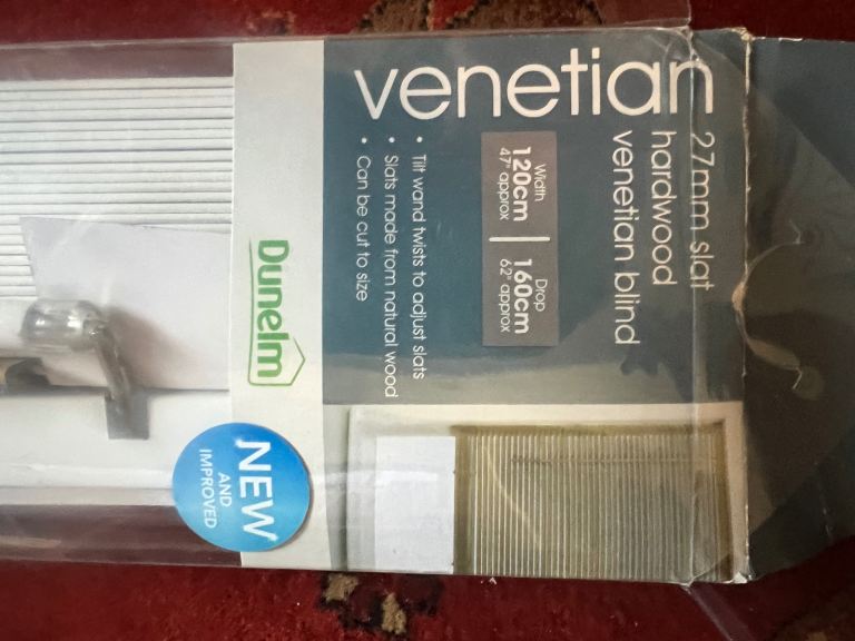 Venetian Blind (Brand New Still in Box) all fittings/fixtures included
