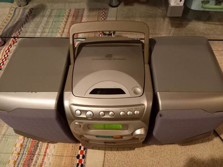Philips radio/CD/Cassette stereo and big CD collection 