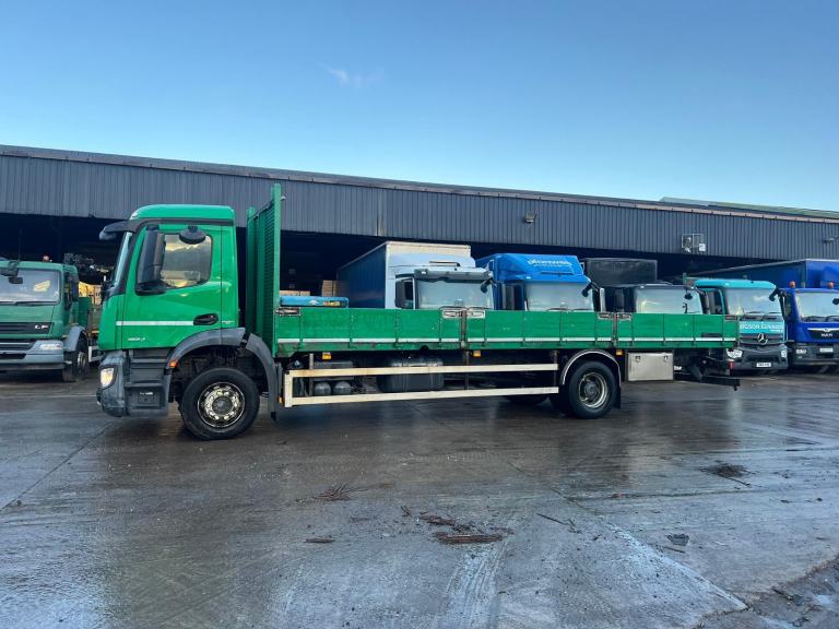 2017 Mercedes-Benz Arocs 1824 TRIPLE ALLOY DROPSIDE 