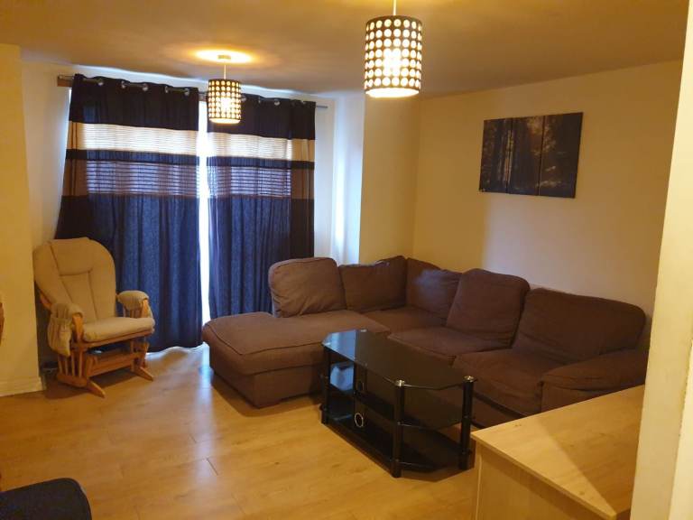 Good 2 Bed Flat to Rent near Town - 16mins walk to Cov City Centre / Train Station