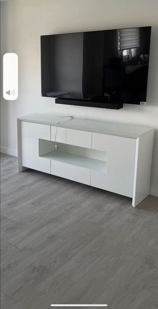 Designer Rooms Solid Sideboard & Lamp Table Set