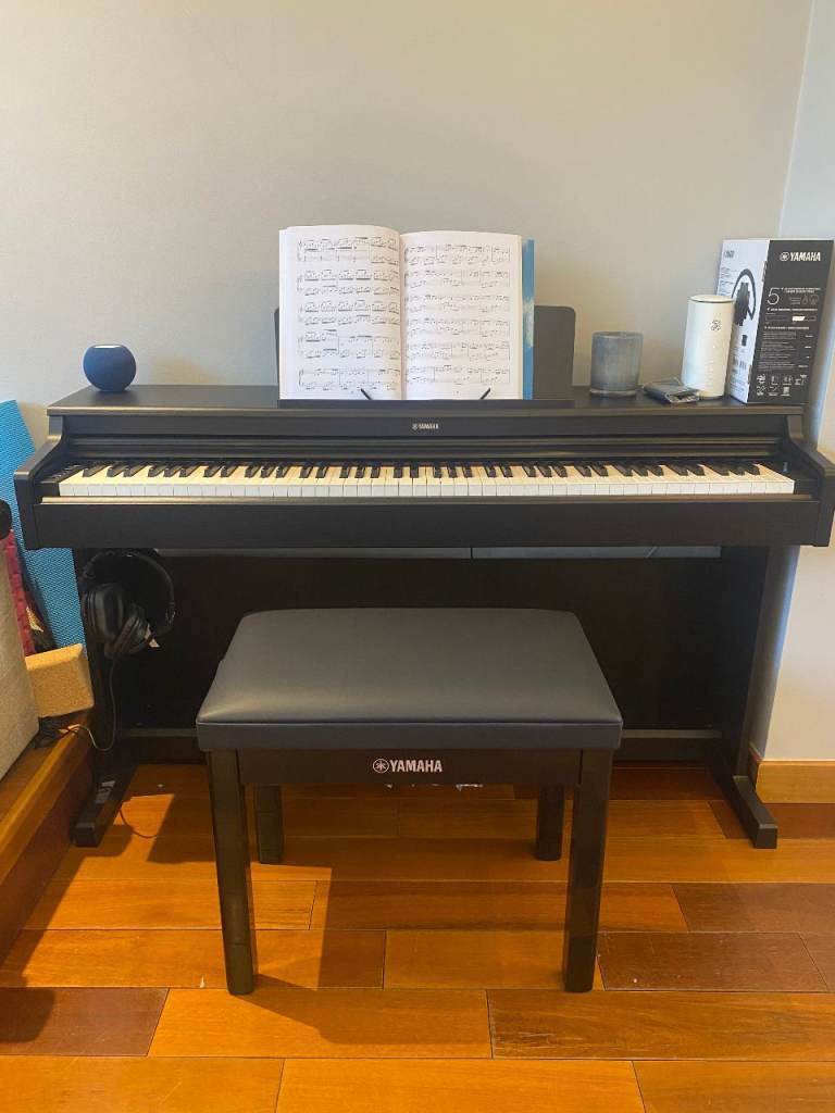 Digital Yamaha Piano YDP165