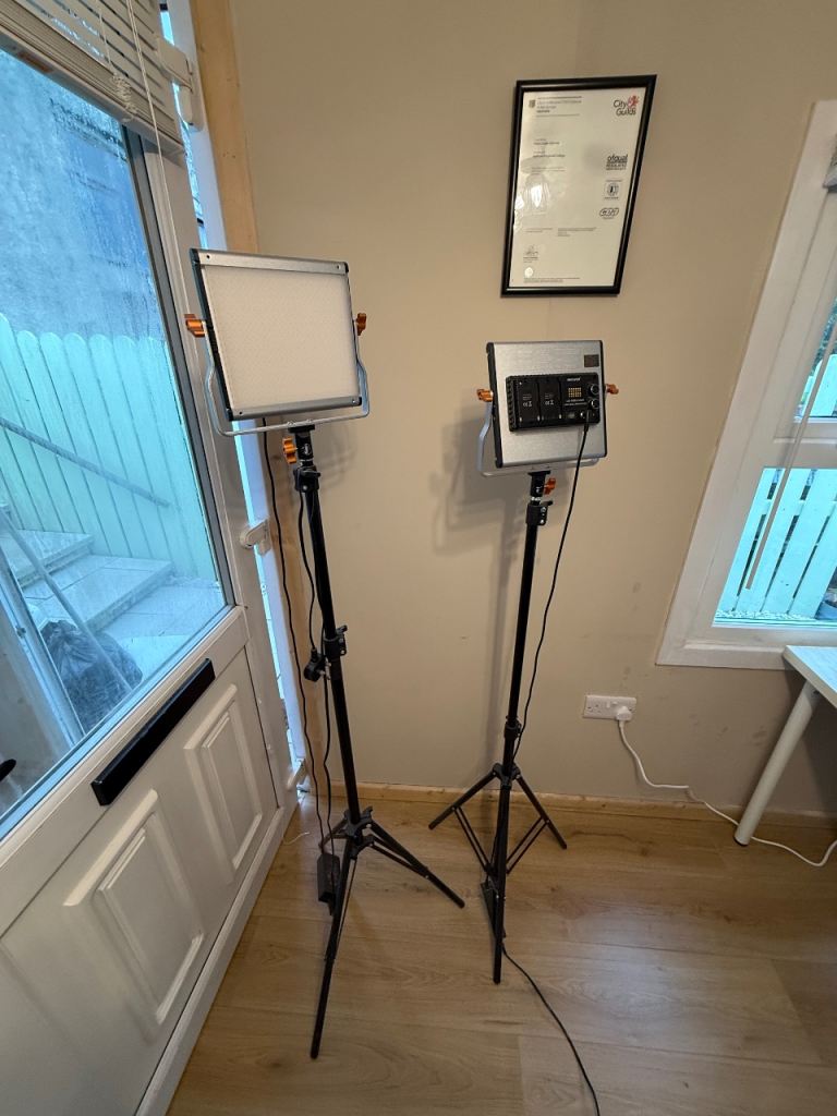 NEEWER LED Video Light Panel with Stand – Good Condition