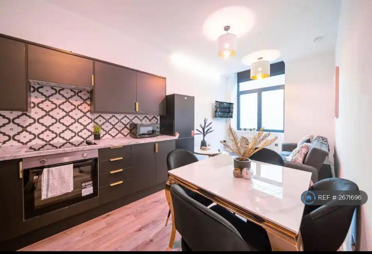 2 bedroom flat in Stanley Mills, Huddersfield, HD3 (2 bed) (#2671696)