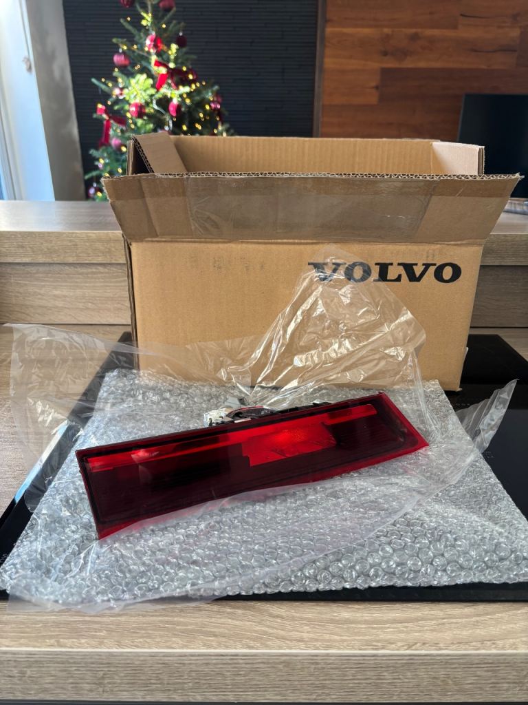 Volvo S90 Trunk Tail light 