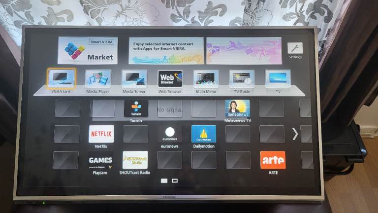 Panasonic 42-inch Full HD Smart 3D LED TV, Smart VIERA 