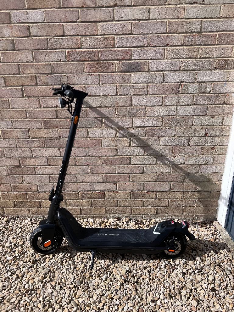 Electric scooter NIU KQi3 pro