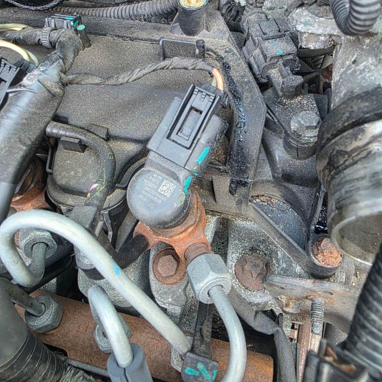 Renault Nissan Dacia 1.5dci Diesel Fuel Injector  4x Available Fully Working