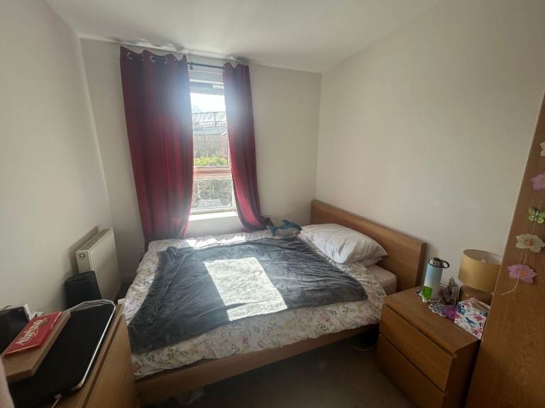 Double room in shared Dalry flat