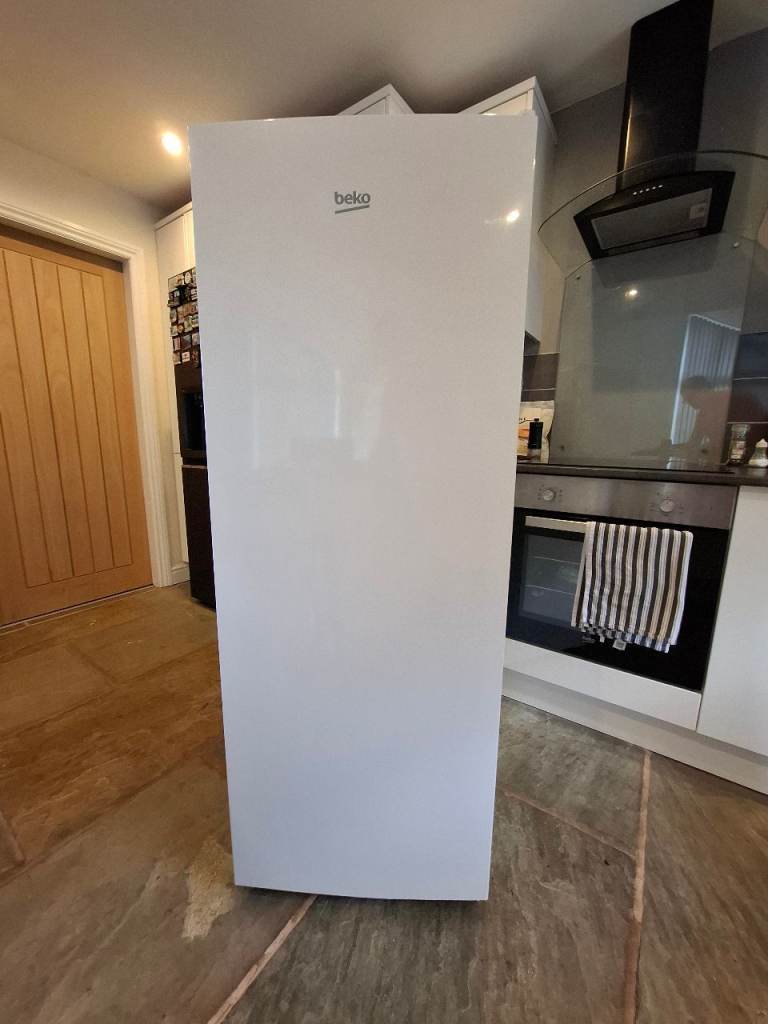 REDUCED - Beko 146cm Freestanding Fridge - White